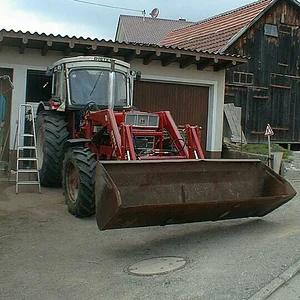 624+946