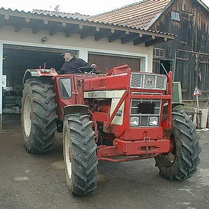 624+946