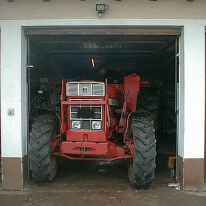624+946