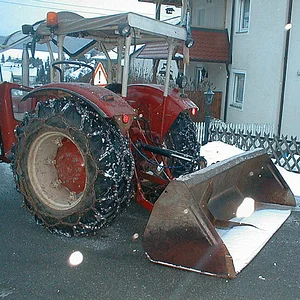 624+946