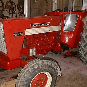 624+946