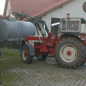 624+946