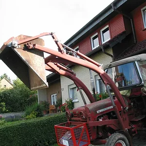 D-322 Frontlader mit Gerätebet