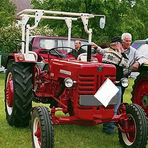 624+946