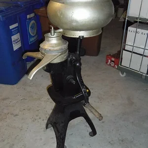 1930 IH Cream Separator