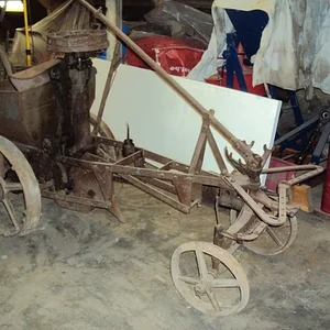 IHC Kartoffellegemaschine