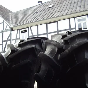 Pirelli TM 700