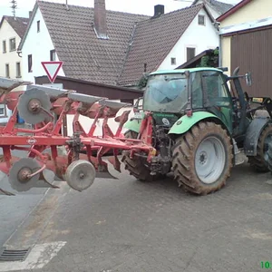 Agrotron 100Mk3 am Ackern