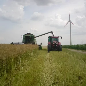 John Deere 2266 bei der Arbeit