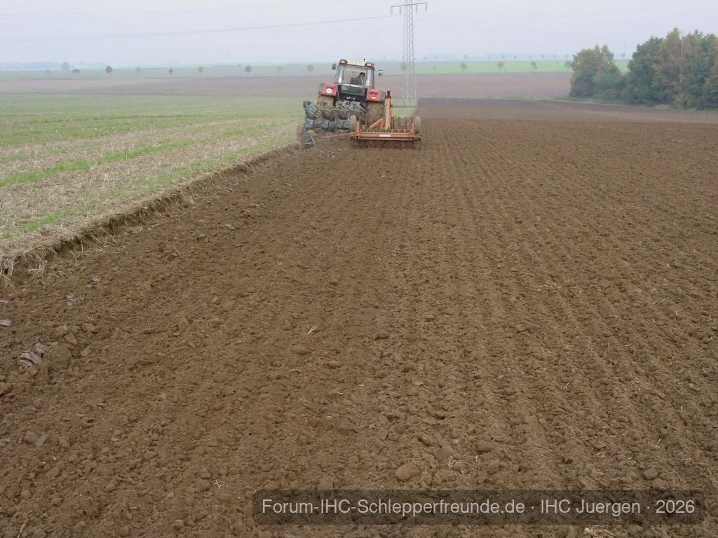 1455 XL beim pflügen II
