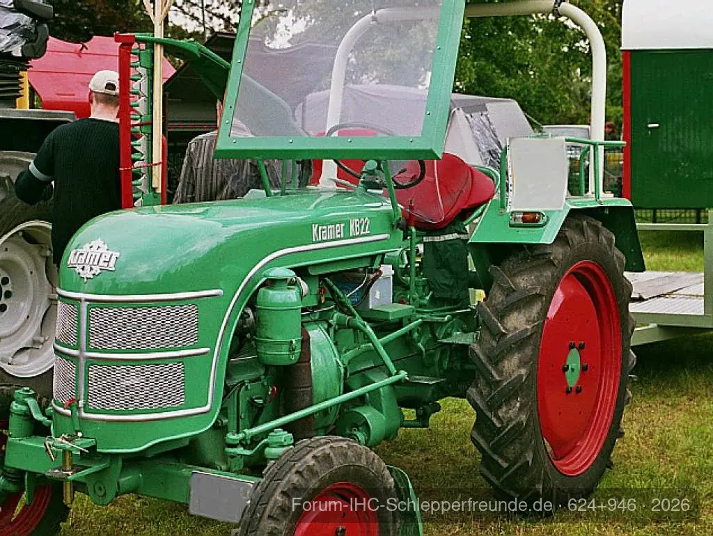 624+946