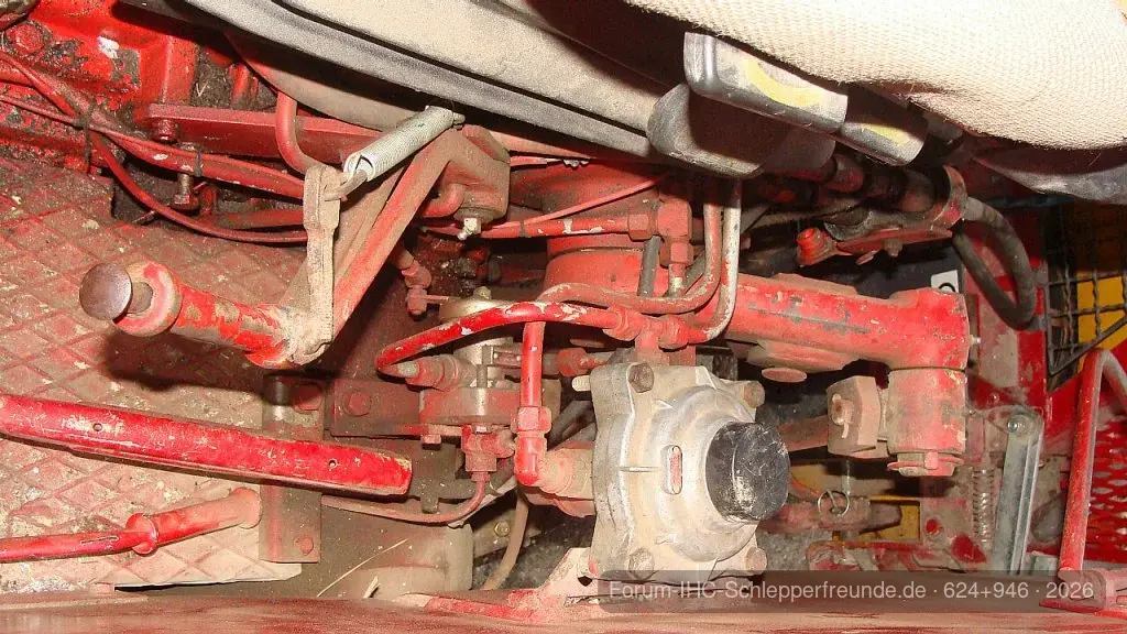 624+946