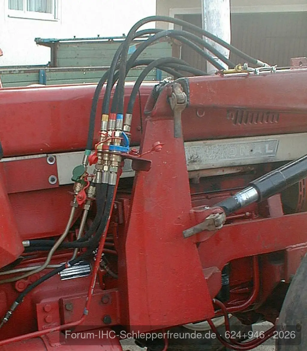 624+946