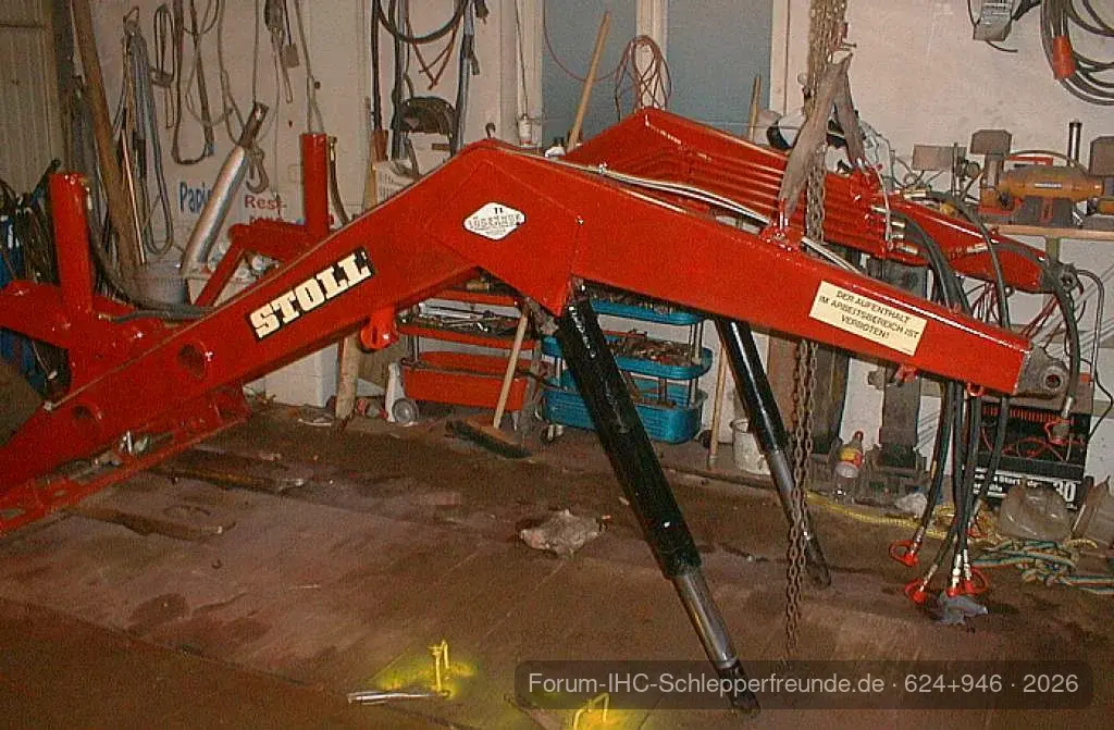 624+946