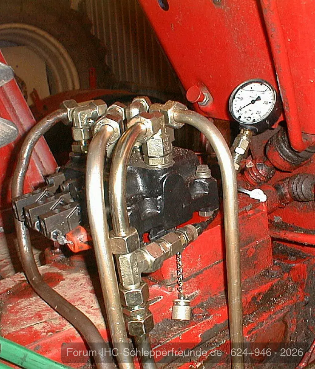 624+946