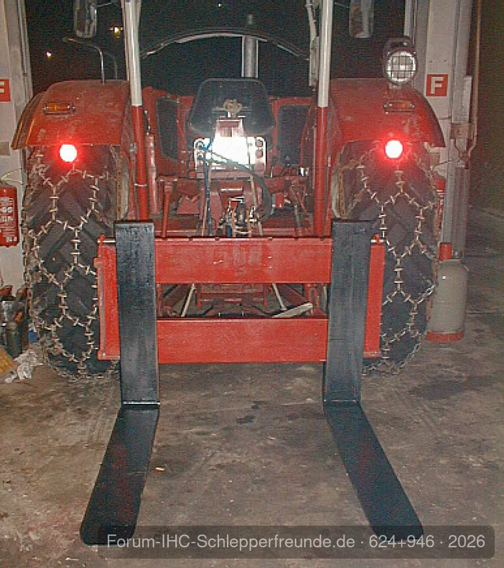 624+946