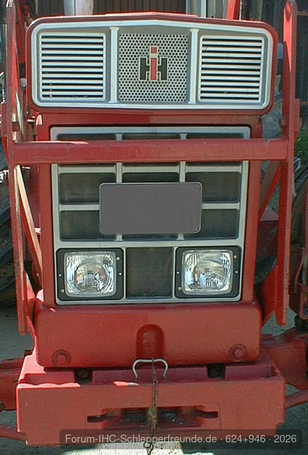 624+946