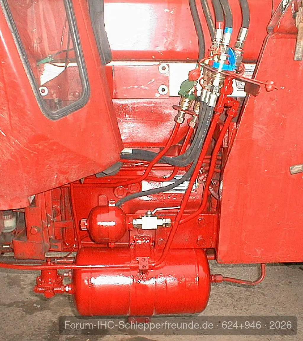 624+946