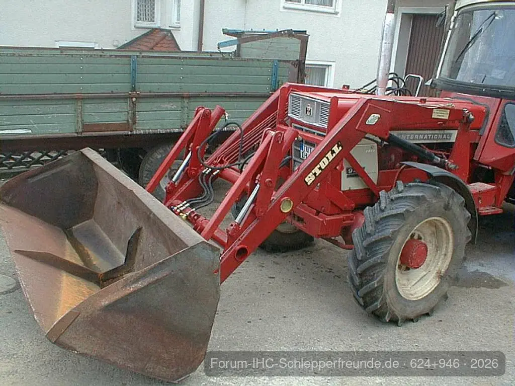 624+946