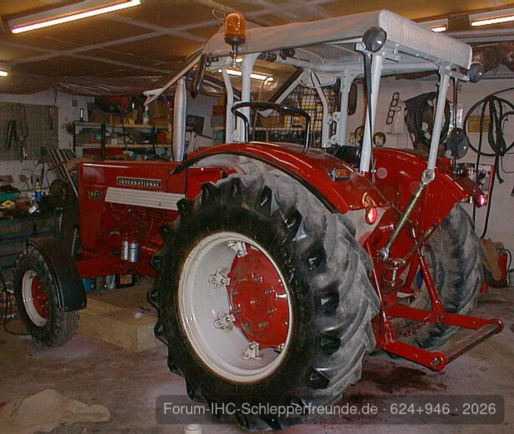 624+946
