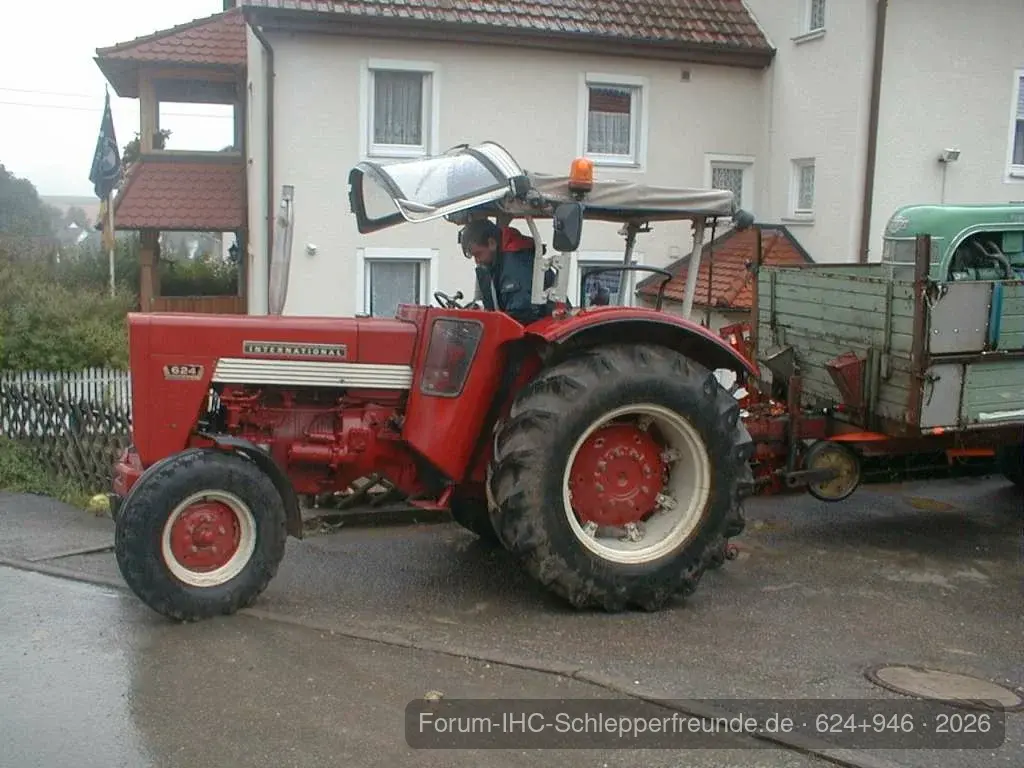 624+946