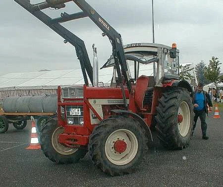 624+946