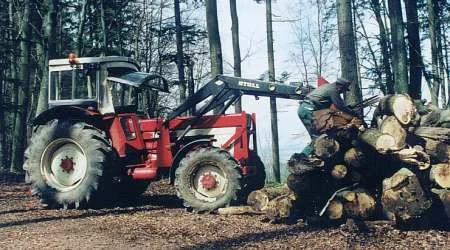 624+946