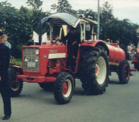 624+946