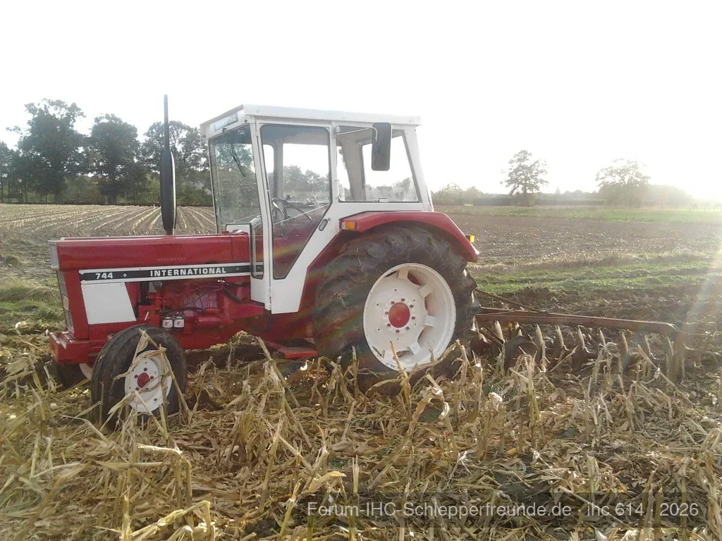 744 mit IHC Scheibegge