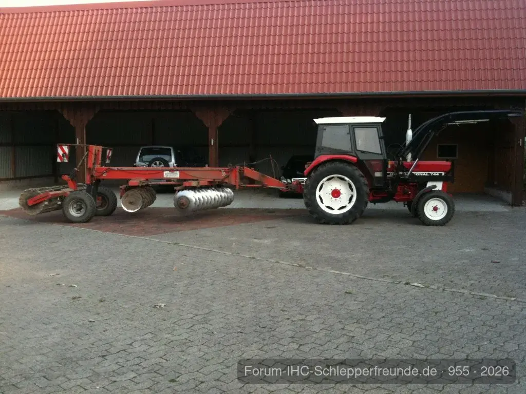 744 mit Scheibenegge 3m