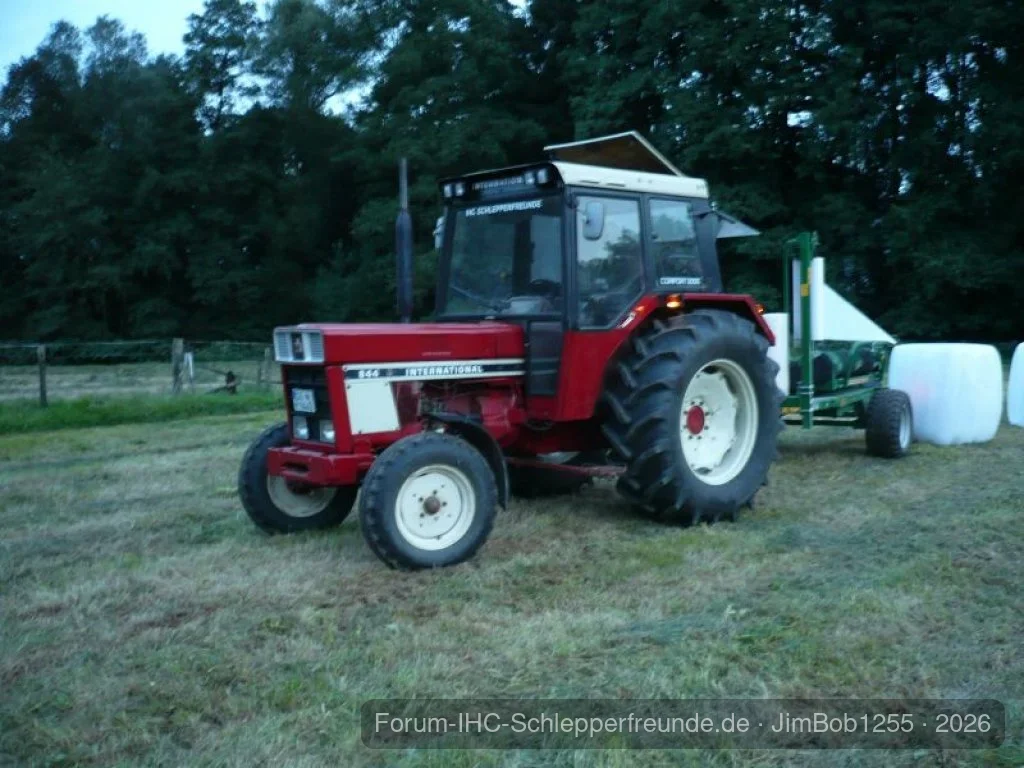 844 mit McHale 991B Wickler