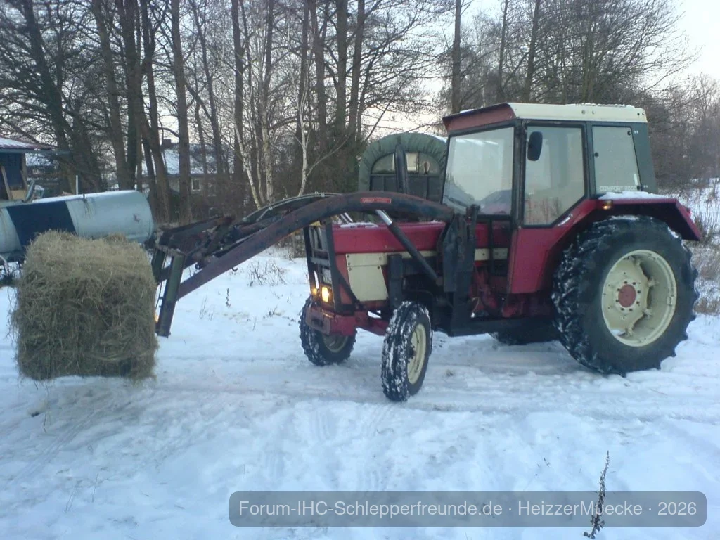 844S beim Ballen fahren