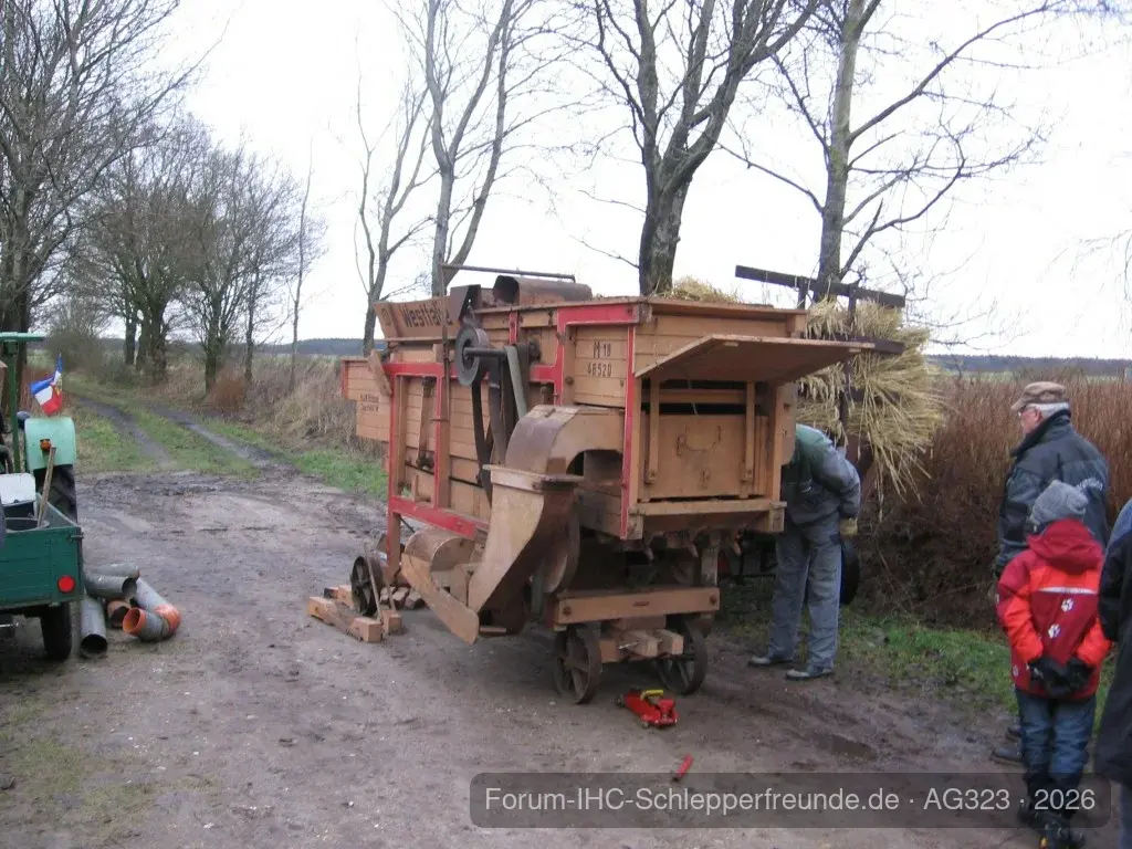 AG 323
