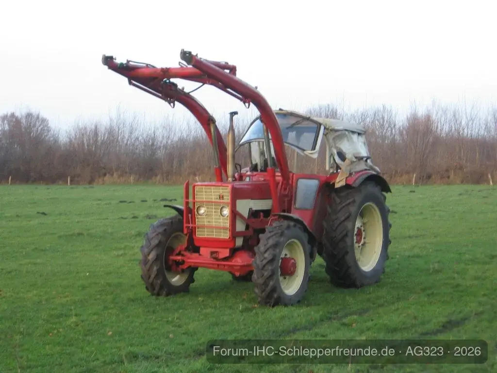 AG323