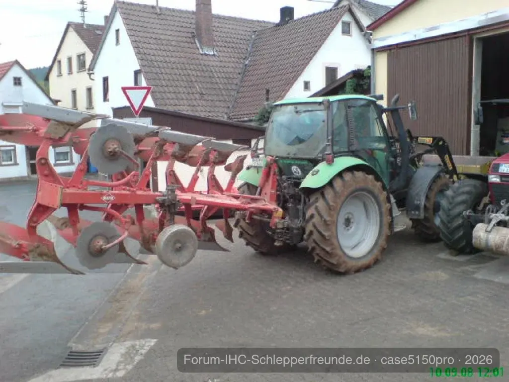 Agrotron 100Mk3 am Ackern