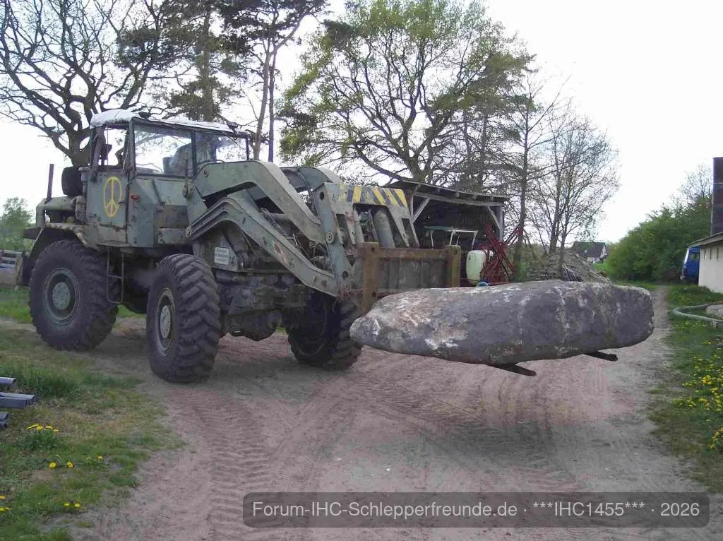 alter Hatra Radlader