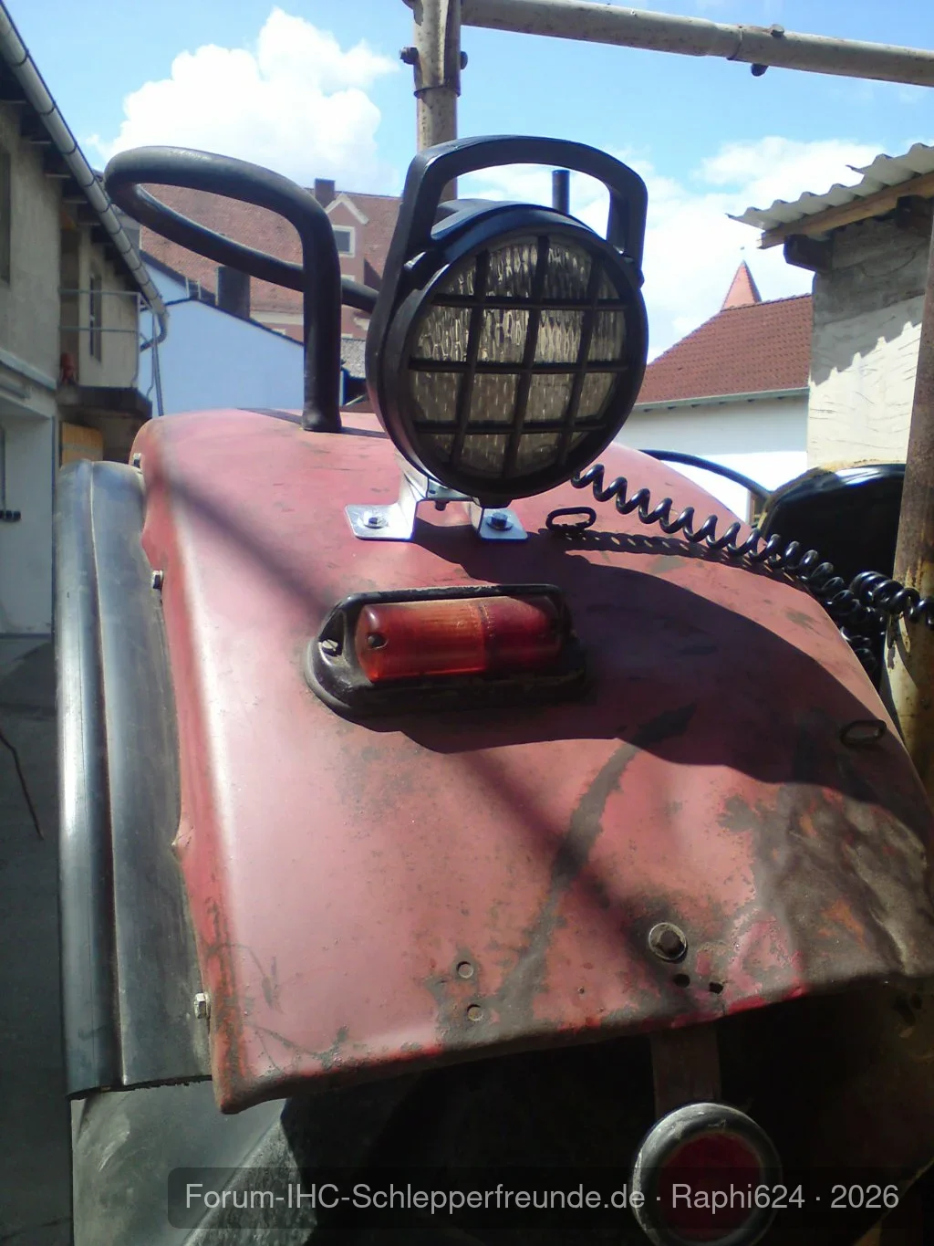 Arbeitsscheinwerfer montiert..