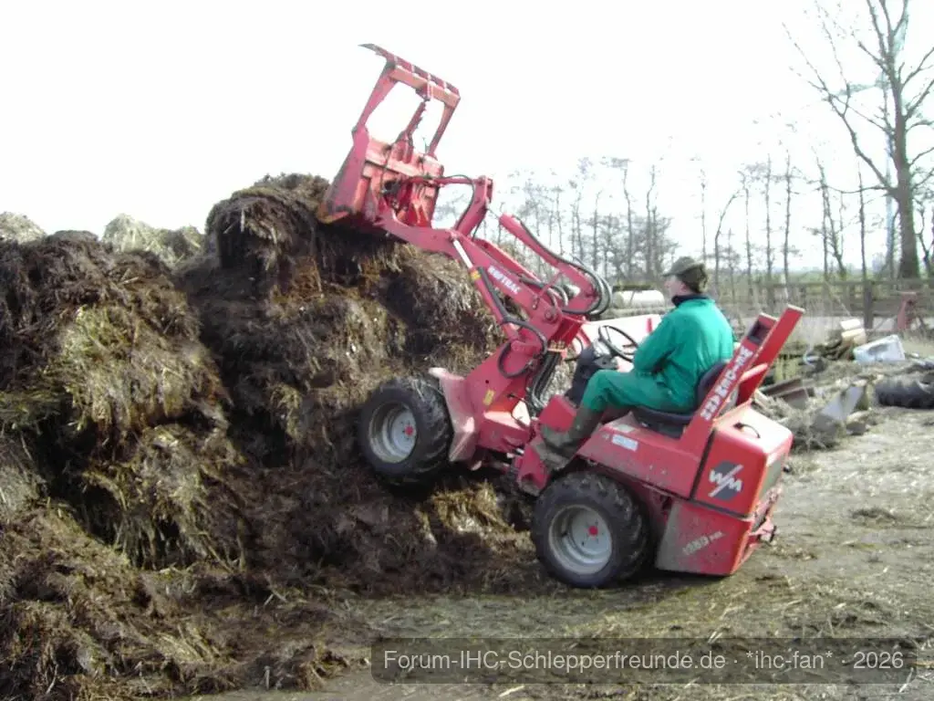 ausmisten mit unseren hoftrac