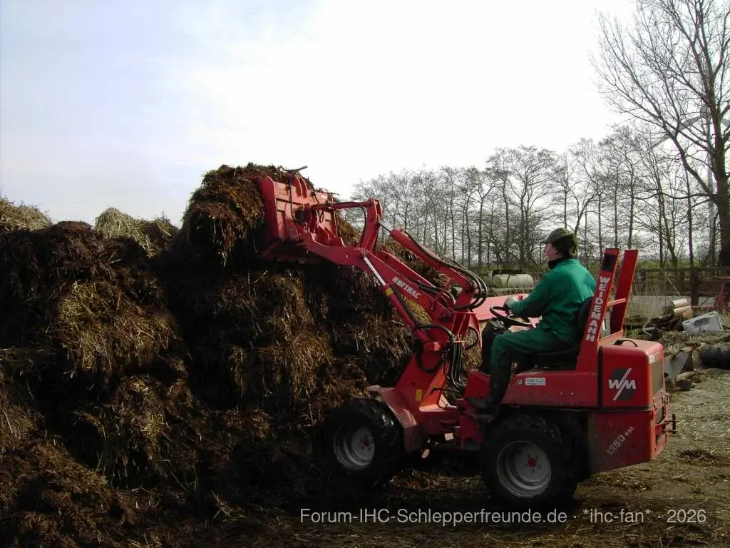 ausmisten mit unseren hoftrac