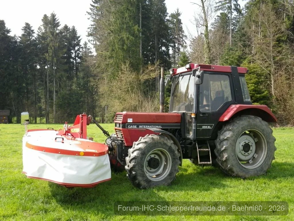 Case 856XL mit neuem Mähwerk