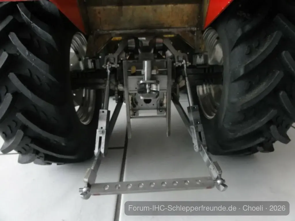 CASE IH 4240XL im Massstab 1:6