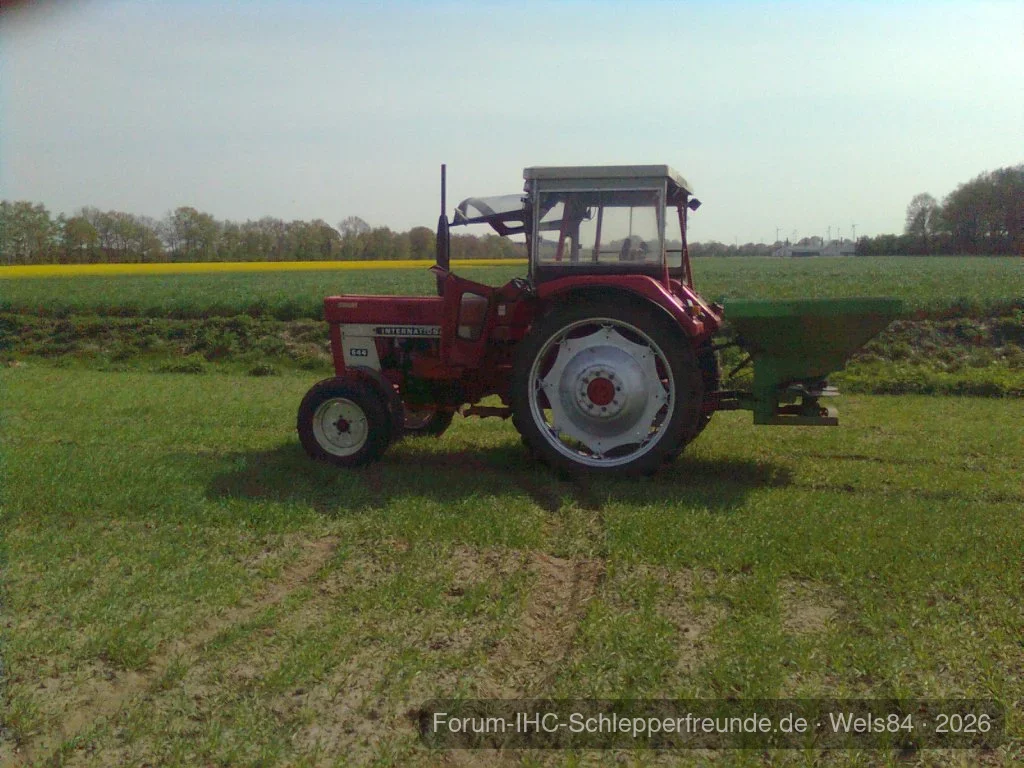 Düngerstreuen im Emsland