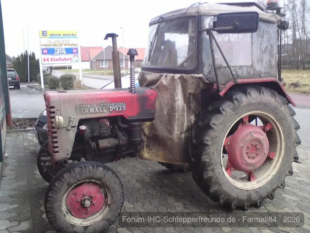 Farmall D-320