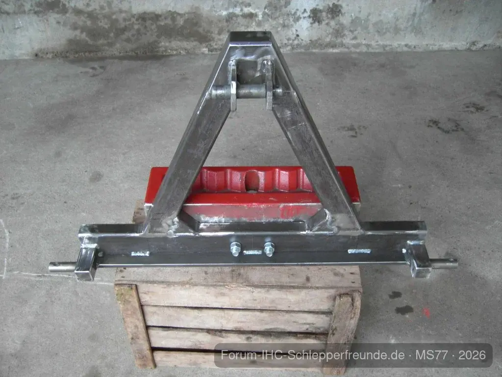 Frontgewicht an Fronthydraulik