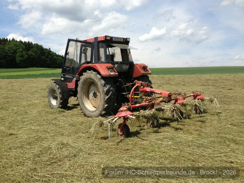 Heuernte mit Case IH 956XLA