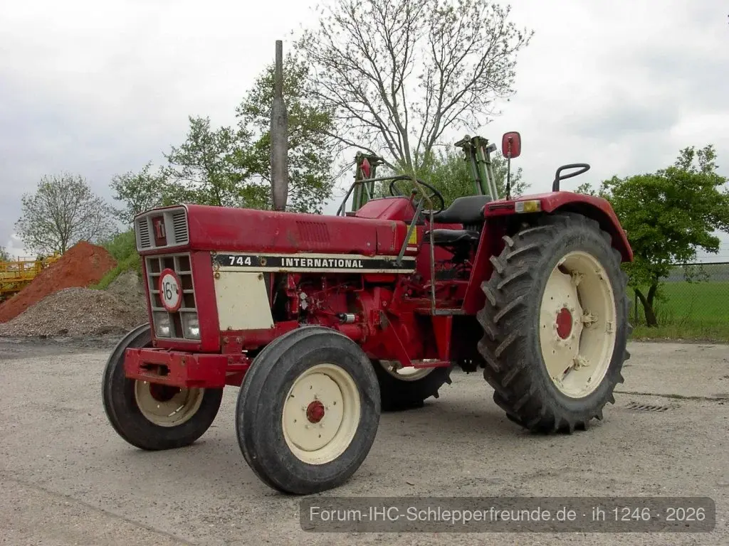 ih 1246