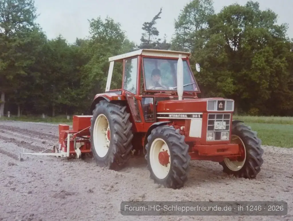 ih 1246