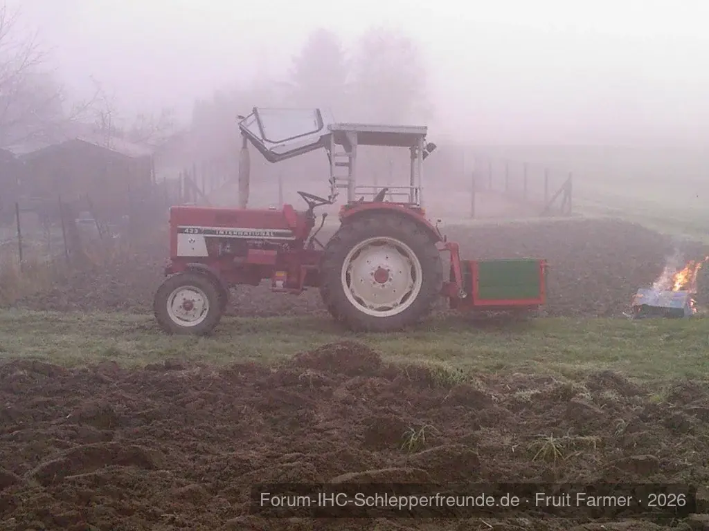 IH 433 mit neuer Pritsche