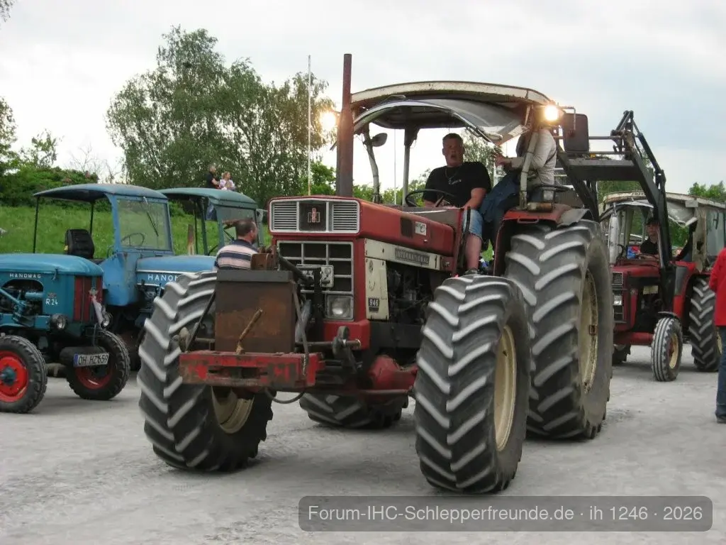 ih 946