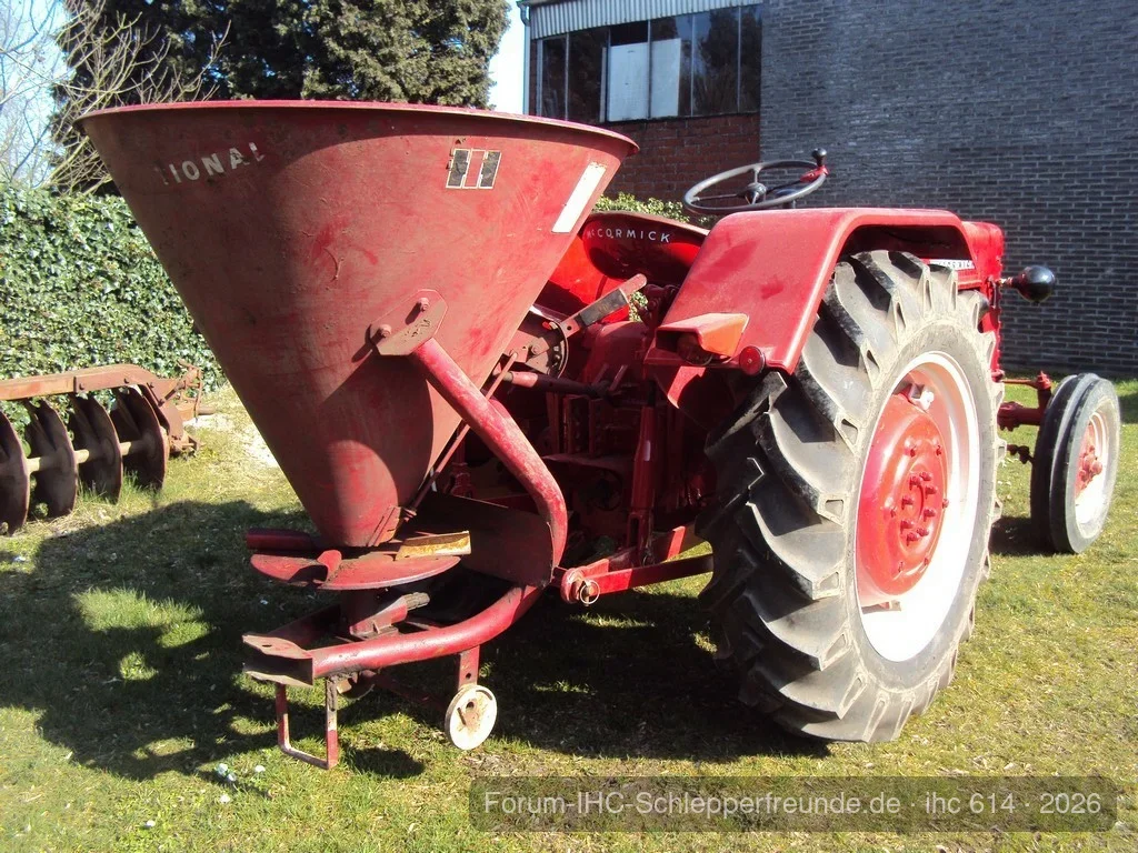 IHC 340 Dungerstreuer